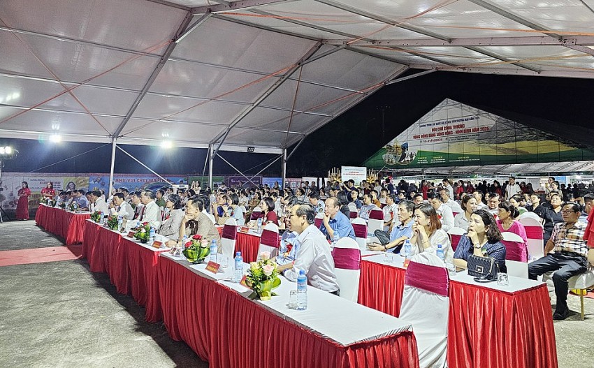 Khai mạc Hội chợ Công thương vùng đồng bằng sông Hồng - Ninh Bình 2025