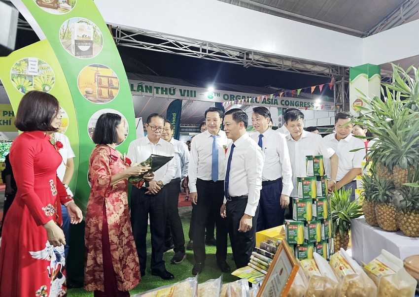 Khai mạc Hội chợ Công thương vùng đồng bằng sông Hồng - Ninh Bình 2025