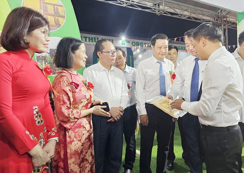 Khai mạc Hội chợ Công thương vùng đồng bằng sông Hồng - Ninh Bình 2025