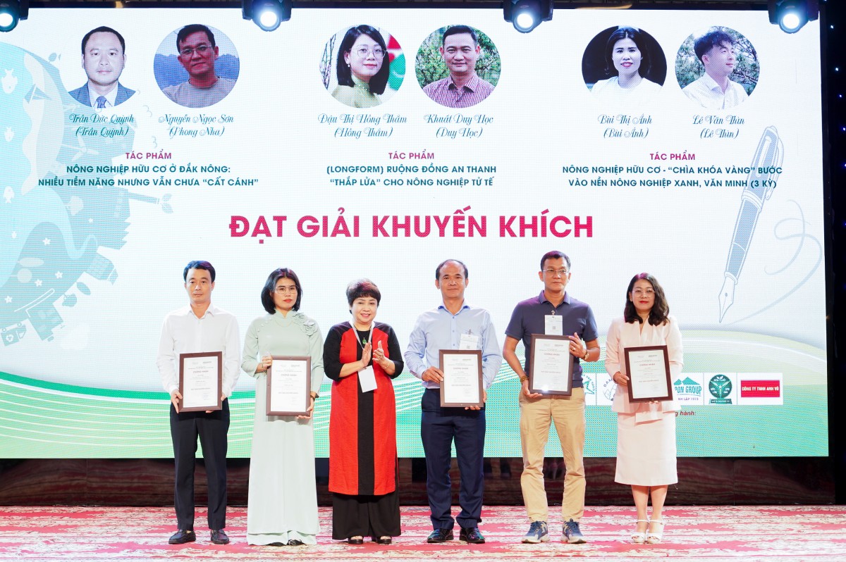 Lễ trao giải cuộc thi viết 