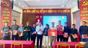 Quảng Ninh: Trao kinh phí hỗ trợ sinh kế cho 20 hộ ngư dân có hoàn cảnh khó khăn