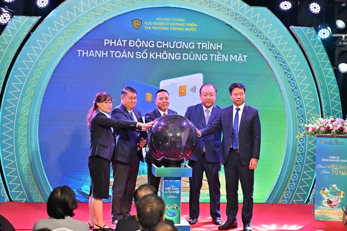 Khai mạc Tuần lễ Nông sản Việt 2025 Khai mạc Tuần lễ Nông sản Việt 2025
