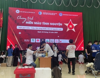 Chung tay hiến máu, lan tỏa yêu thương tại Đắk Lắk Chung tay hiến máu, lan tỏa yêu thương tại Đắk Lắk