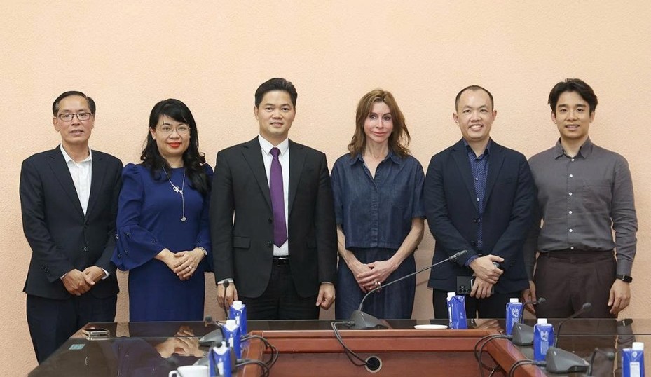 Thứ trưởng Thường trực Bộ Y tế Vũ Mạnh Hà tiếp và làm việc với Tổ chức Facing The World Thứ trưởng Thường trực Bộ Y tế Vũ Mạnh Hà tiếp và làm việc với Tổ chức Facing The World