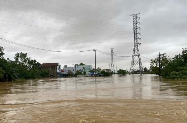 Đà Nẵng: Hơn 65.000 hộ dân ngập nước, hàng nghìn người buộc phải sơ tán khỏi vùng nguy hiểm