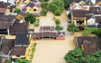 Đắk Lắk: Hỗ trợ khẩn cấp các tỉnh miền Trung 6 tỷ đồng Đắk Lắk: Hỗ trợ khẩn cấp các tỉnh miền Trung 6 tỷ đồng