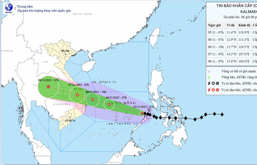Bão Kalmaegi mạnh cấp 13 khi tiến vào Biển Đông