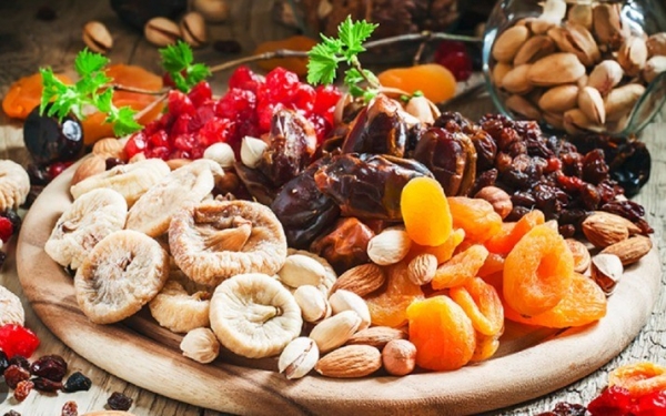 Trái cây tươi và trái cây khô khác nhau thế nào về giá trị dinh dưỡng?