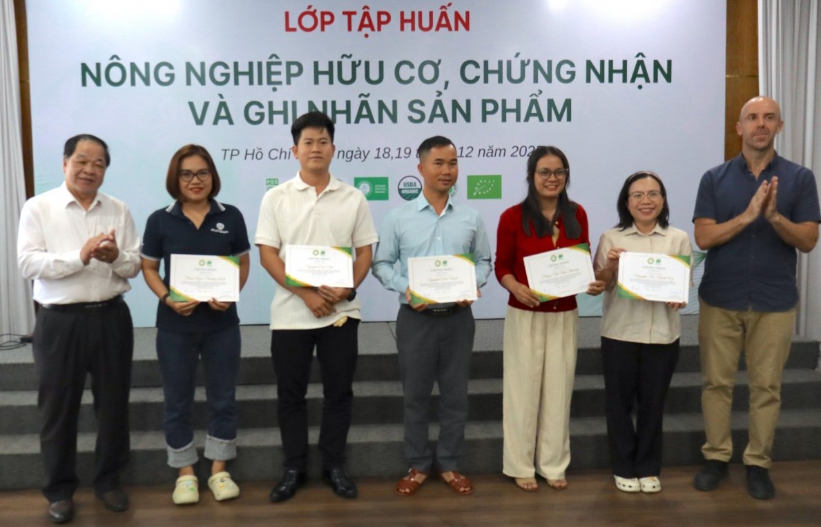 Chứng nhận đúng, ghi nhãn chuẩn: VOAA đồng hành cùng doanh nghiệp và HTX làm hữu cơ