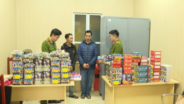 Khởi tố nhóm buôn bán pháo lậu liên tỉnh