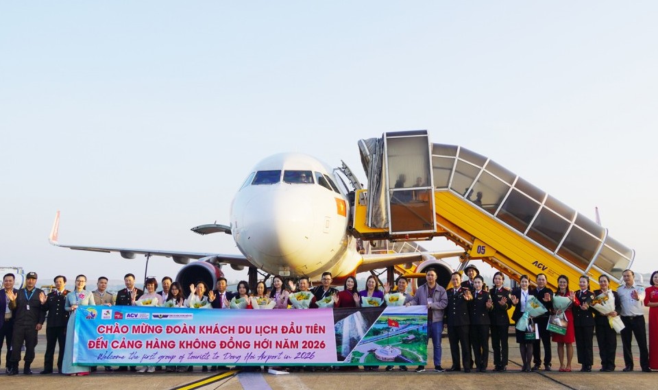 Tổ chức đón các đoàn khách tham quan du lịch đầu tiên đến Quảng Trị năm 2026