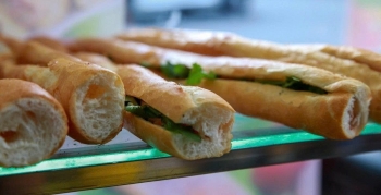 Phạt 92 triệu đồng, đình chỉ 4 tháng cơ sở bánh mì gây ngộ độc thực phẩm