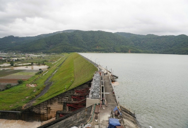 Đề nghị lấy ý kiến Bộ Công Thương trước đề xuất nuôi cá tầm lồng bè trên Hồ thủy điện Đơn Dương