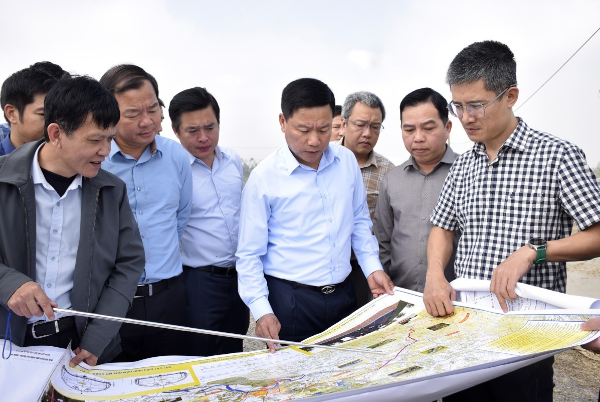 Cấp phép hàng trăm mỏ vật liệu phục vụ dự án đường bộ cao tốc Vinh - Thanh Thủy