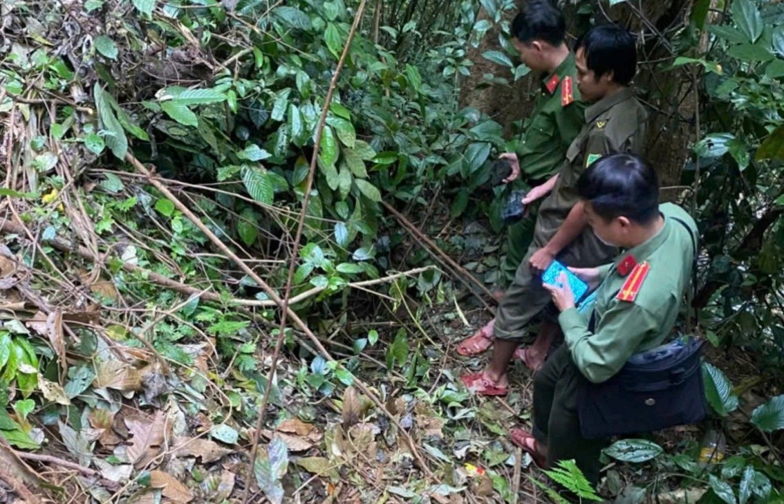 Đà Nẵng: Công an xã Trà Đốc ra quân truy quét khai thác khoáng sản trái phép