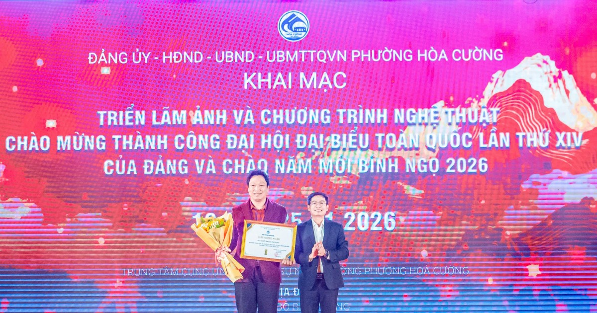 Triển lãm ảnh và chương trình nghệ thuật “Ánh sáng niềm tin” chào mừng thành công Đại hội Đảng XIV