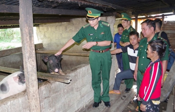 Dân vận khéo giữa đại ngàn phía Tây Đà Nẵng - Bài 2: Những bước chân “ba bám”!
