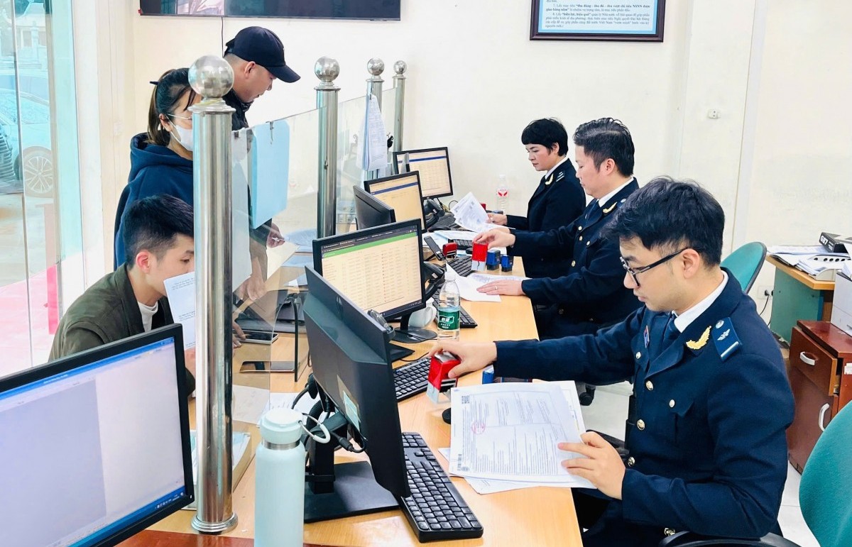 Gỡ ách tắc thực phẩm nhập khẩu: Hải quan yêu cầu toàn ngành trực 24/7