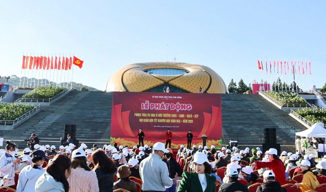 Lâm Đồng: Phát động phong trào trồng cây xanh, trồng hoa và thi đua vì môi trường