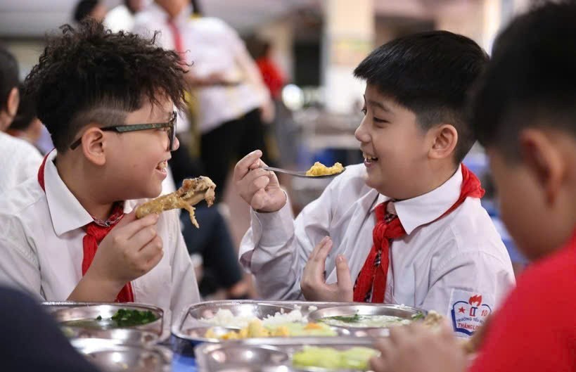 TP.HCM yêu cầu các trường tăng cường bảo đảm an toàn thực phẩm, rà soát nhà cung cấp bữa ăn học đường