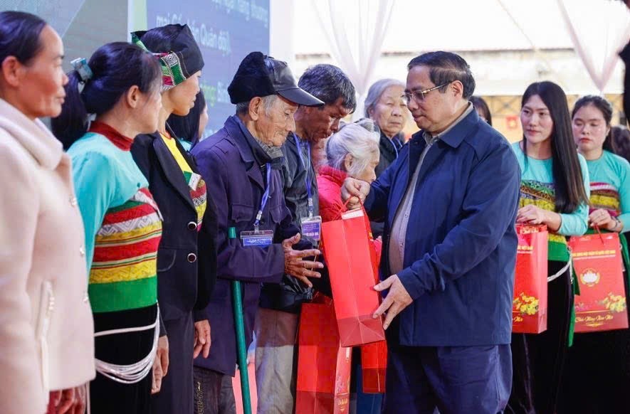 Thủ tướng: Không để ai bị bỏ lại phía sau trong dịp Tết Bính Ngọ 2026