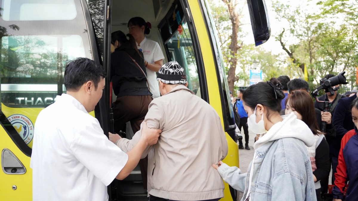 Chuyến xe yêu thương – Hành trình của những trái tim hướng về gia đình dịp Tết