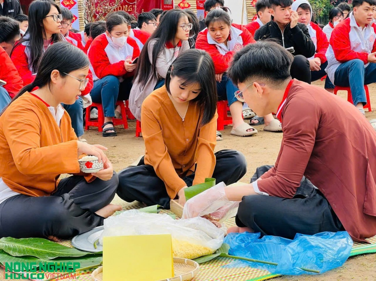 Trường EDISON rực rỡ hội chợ xuân Bính Ngọ: Lan toa sắc xuân và gói trọn yêu thương