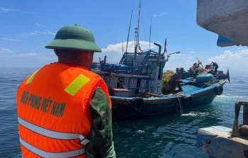 Triển khai quyết liệt các biện pháp ngăn chặn tình trạng giã cào bay vi phạm vùng khai thác