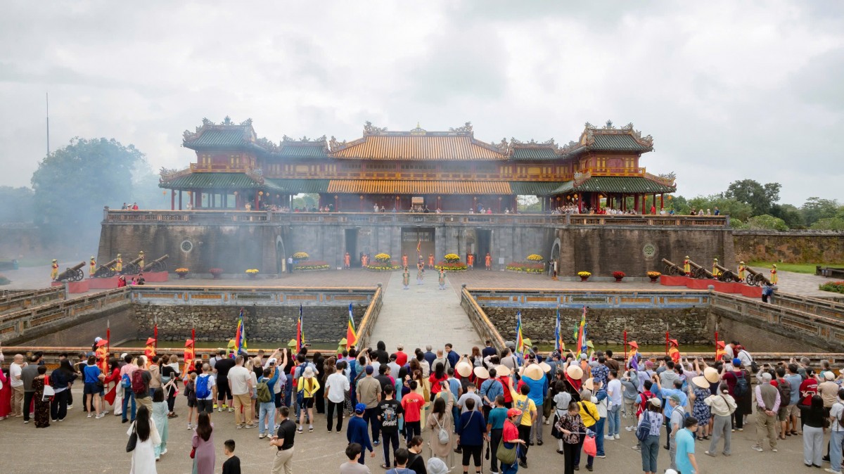 Đại Nội Huế: Mùng 1 Tết Bính Ngọ 2026 nhộn nhịp du khách trong nước và quốc tế