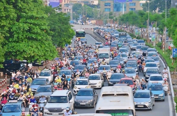 Không để xảy ra ùn tắc giao thông kéo dài tại các tuyến đường vào trung tâm Hà Nội và TP.HCM