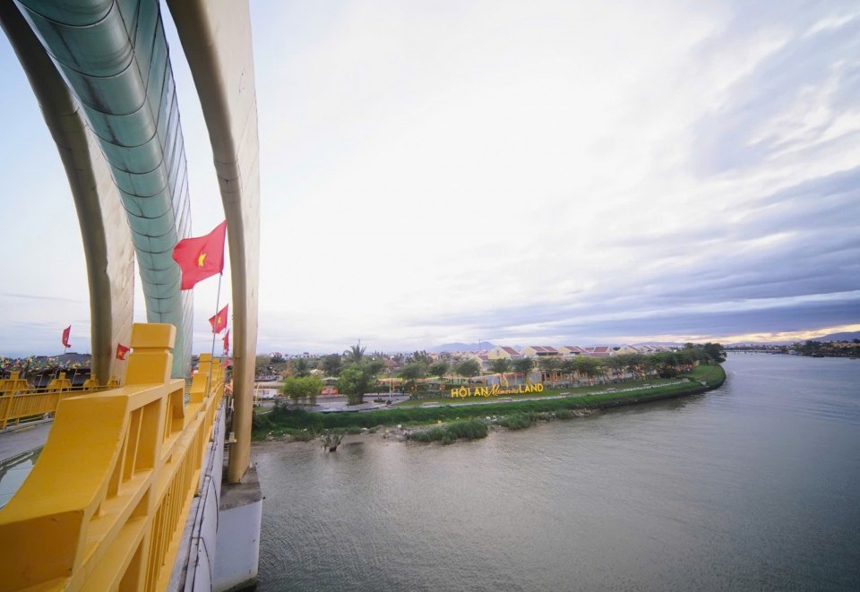 Bầu trời Hội An bừng sáng đêm khai mạc Lễ hội Ánh sáng & Di sản 2026