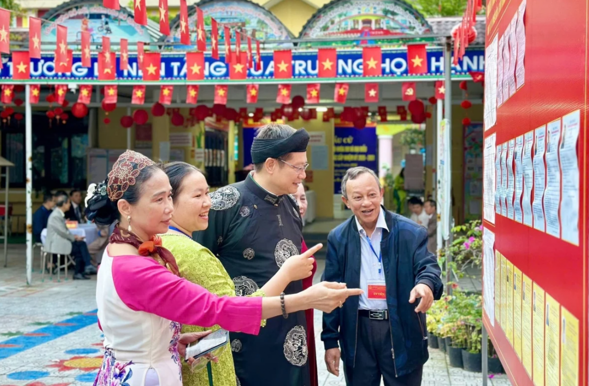 Niềm tin và trách nhiệm của cử tri trên đất Cố đô Huế Cử tri mong muốn các đại biểu được bầu sẽ phát huy năng lực, phẩm chất của mình để cống hiến cho quê hương, đất nước.