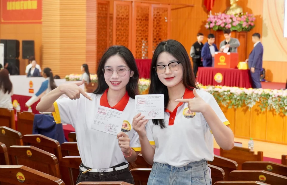 Niềm tin và trách nhiệm của cử tri trên đất Cố đô Huế sinh viên tại Đại học Huế hứng khởi tham gia bầu cử