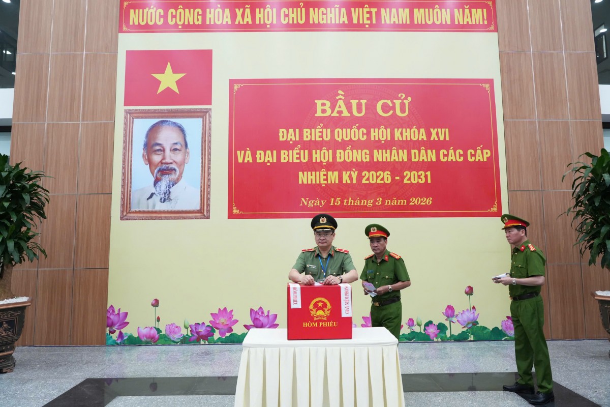 Niềm tin và trách nhiệm của cử tri trên đất Cố đô Huế Thiếu tướng Nguyễn Thanh Tuấn