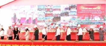 Phó Thủ tướng Hồ Quốc Dũng dự Lễ động thổ xây trường nội trú liên cấp ở xã biên giới