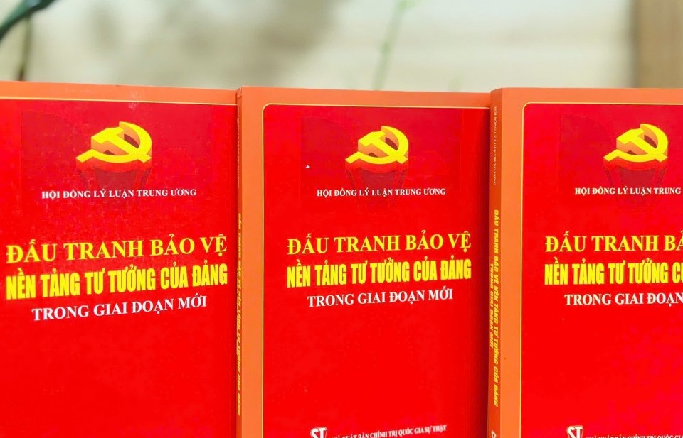 Rễ sâu, gốc vững: Sức mạnh từ niềm tin vào nền tảng tư tưởng của Đảng