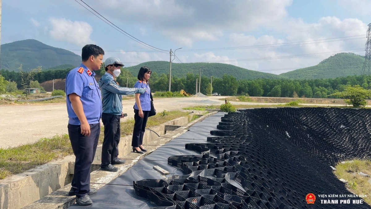 VKSND khu vực 3 - Huế:  Kến nghị khắc phục tồn tại tại dự án xử lý rác thải