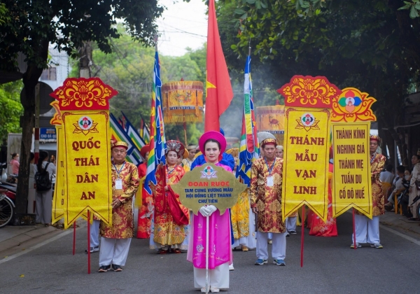 le hoi dien hue nam sac mau di san song giua long co do hue