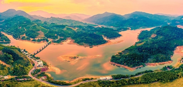 que tra leng tu san vat dai ngan den khong gian xuc tien thuong mai