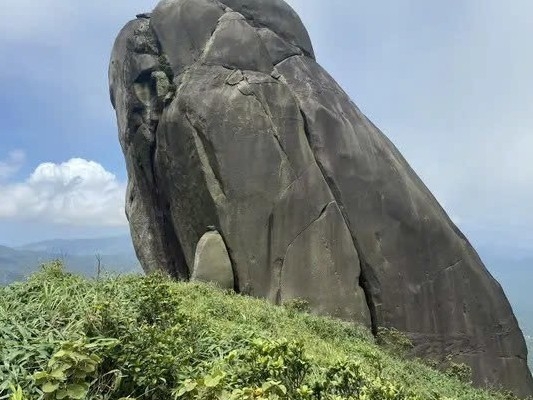 Đắk Lắk: Trải nghiệm trình diễn cá ngừ đại dương và chinh phục Núi Đá Bia dịp Lễ 30/4.