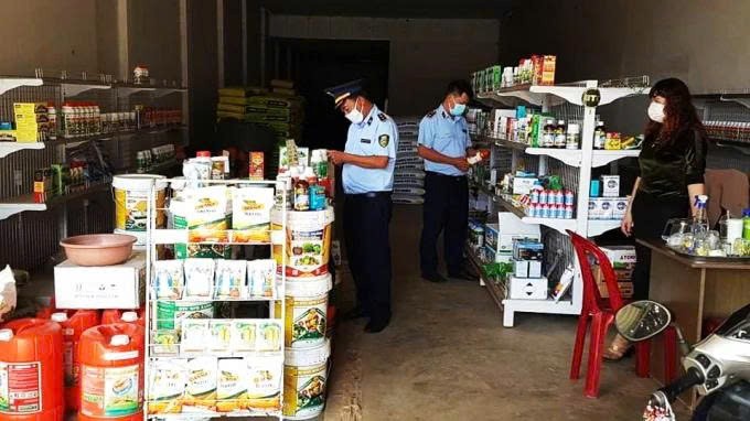 Xử phạt một HTX nông nghiệp vì buôn bán thuốc BVTV hết hạn sử dụng