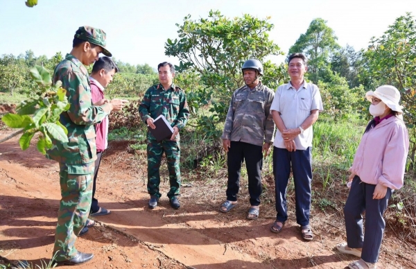 Lâm Đồng: Người dân xã Tuy Đức tự nguyện bàn giao hơn 4.000m² đất quốc phòng