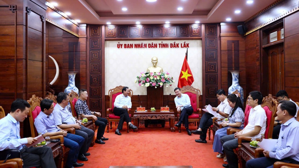 Thứ trưởng Bộ Nông nghiệp và Môi trường Võ Văn Hưng làm việc với UBND tỉnh Đắk Lắk
