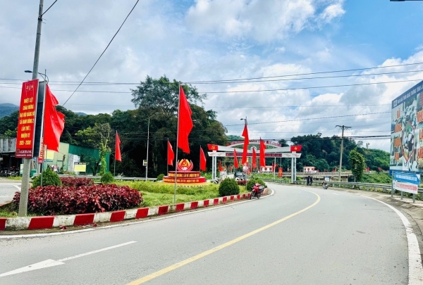 Triển khai chương trình mục tiêu quốc gia cho vùng đồng bào dân tộc thiểu số và khu vực nông thôn đặc biệt khó khăn
