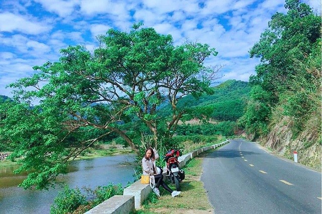 Giữ hồn văn hóa, phát triển du lịch xanh ở vùng miền núi phía Tây xứ Huế