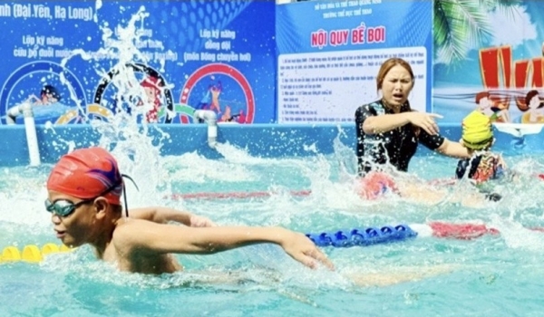 Quảng Ninh: Tổ chức lớp tập huấn bơi an toàn, cứu đuối ở các địa phương.