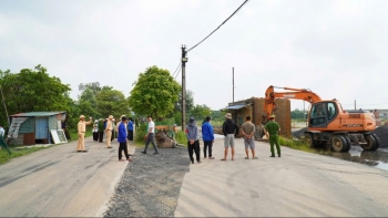 Hà Nội: Xã Trung Giã quyết liệt xử lý vi phạm đất đai, cưỡng chế 6 trường hợp xây dựng trái phép