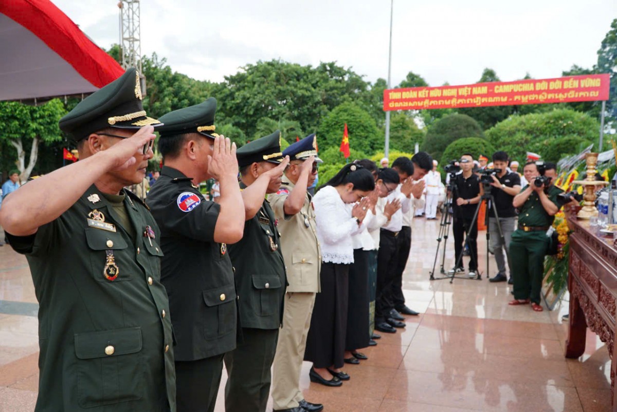 Đắk Lắk đón nhận 27 hài cốt liệt sĩ quân tình nguyện và chuyên gia Việt Nam hy sinh tại Campuchia