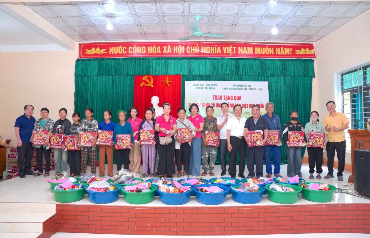 lan toa yeu thuong toi cac ho ngheo dac biet kho khan o mien tay nghe an
