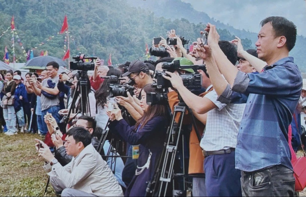 kinh te bao chi va con duong tu chu tai chinh